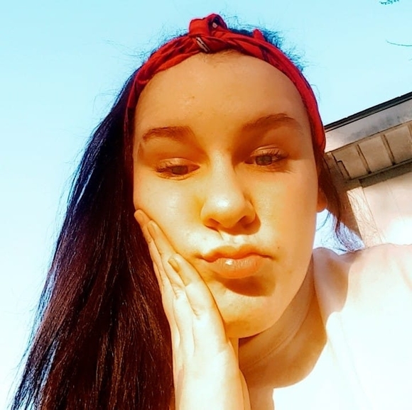 Meet your Posher, Haley - Picture 1 of 1